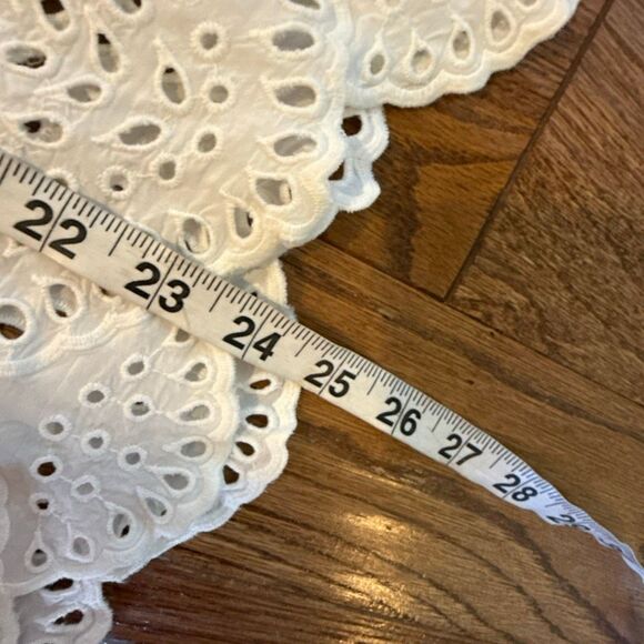 Cabi Frolic white eyelet tiered sleeveless top size M - Picture 6 of 12